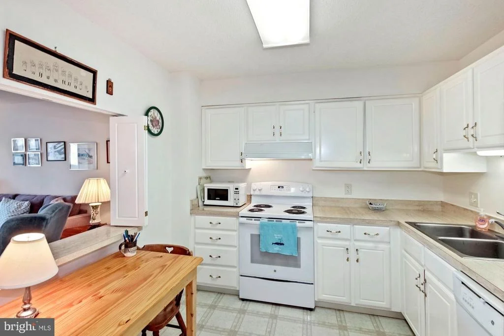 Photo of Unit 311 at 14801 PENNFIELD CIRCLE