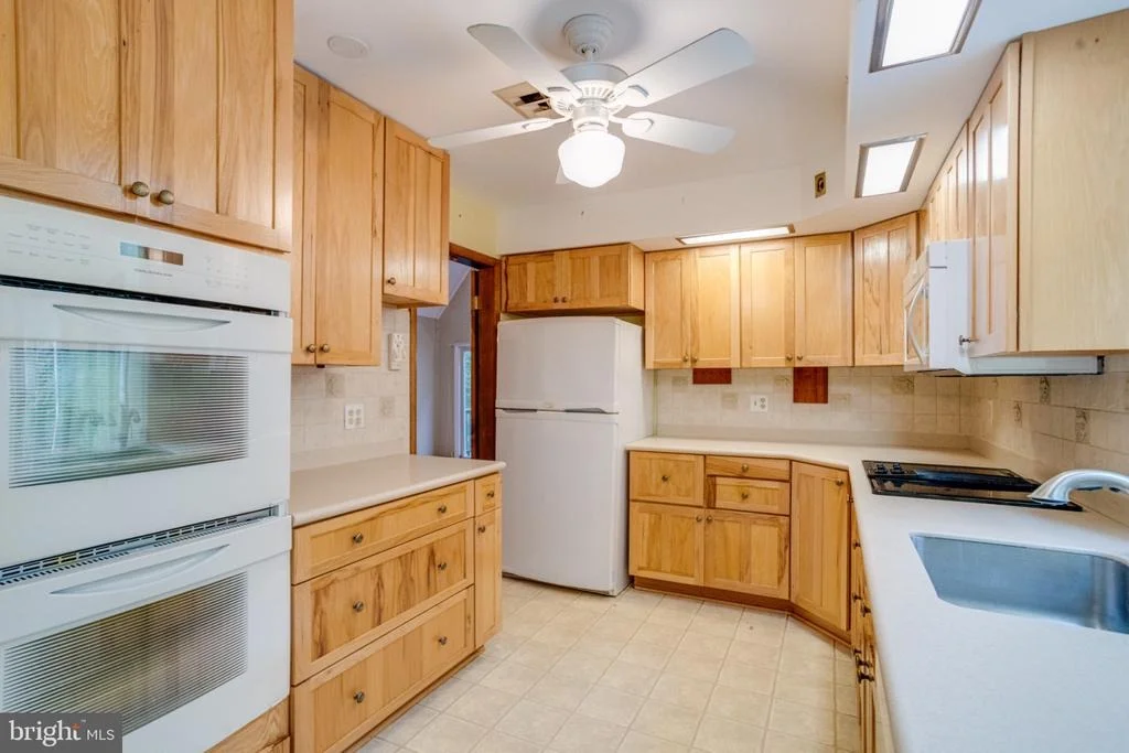 Photo of 2010 FALLSGROVE WAY