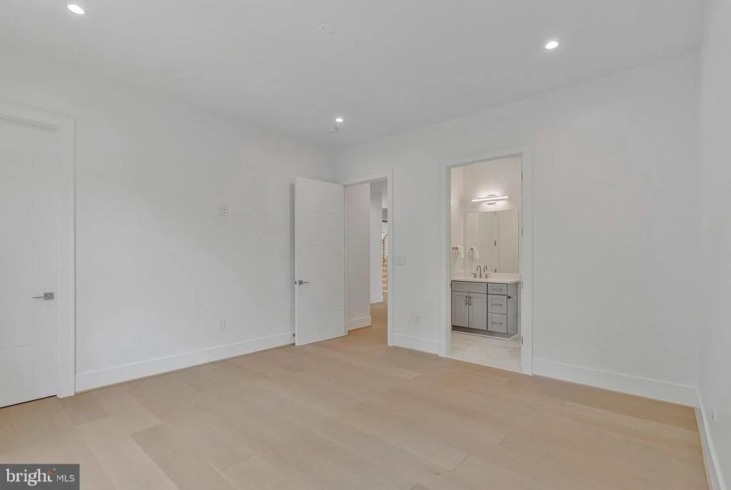 Photo of 1434 WAGGAMAN CIRCLE