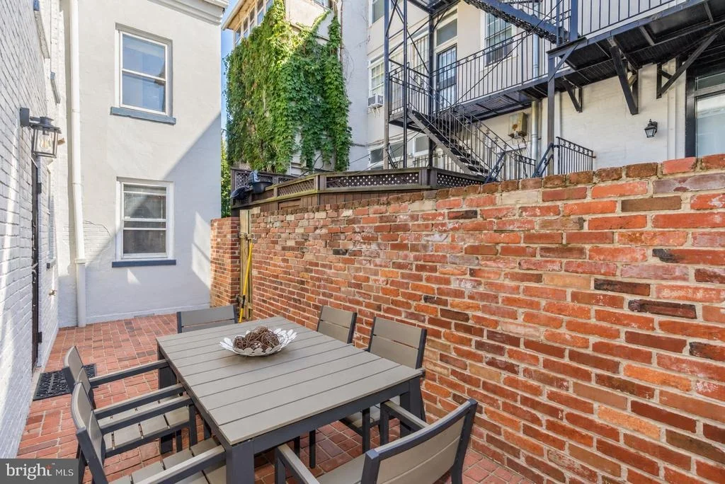 Photo of 23 5TH STREET SE