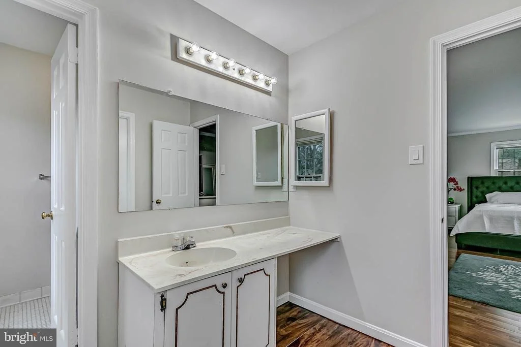 Photo of 2608 VILLAGE LANE