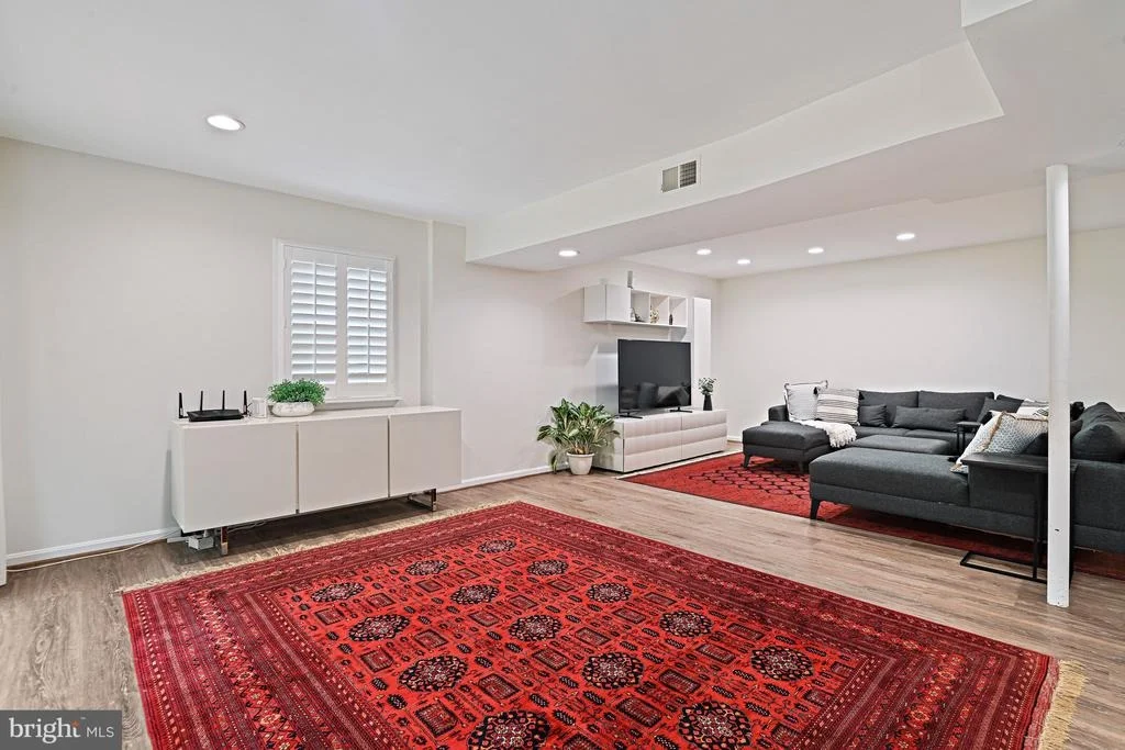 Photo of 7712 LEAR ROAD