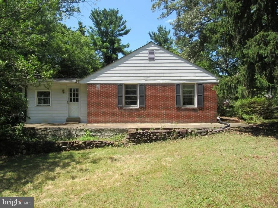 Photo of 1024 GLADWAY ROAD