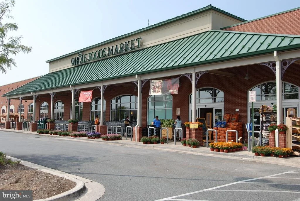 Photo of 302 TSCHIFFELY SQUARE ROAD