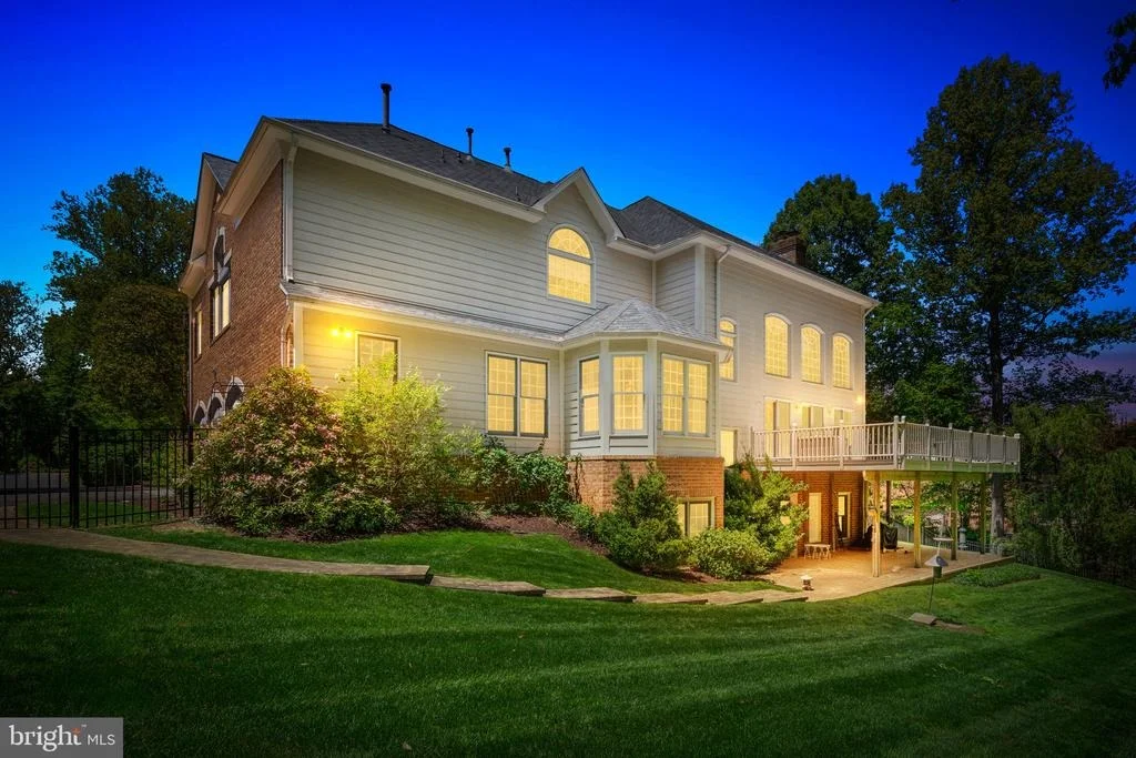 Photo of 897 CHINQUAPIN ROAD