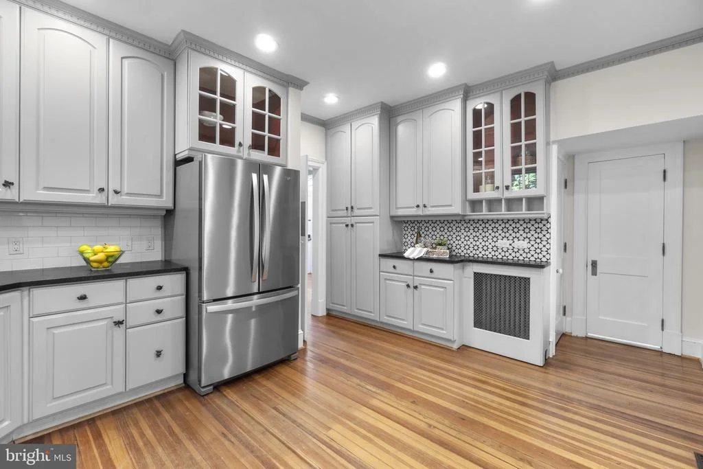 Photo of 305 COLLEGE PLACE
