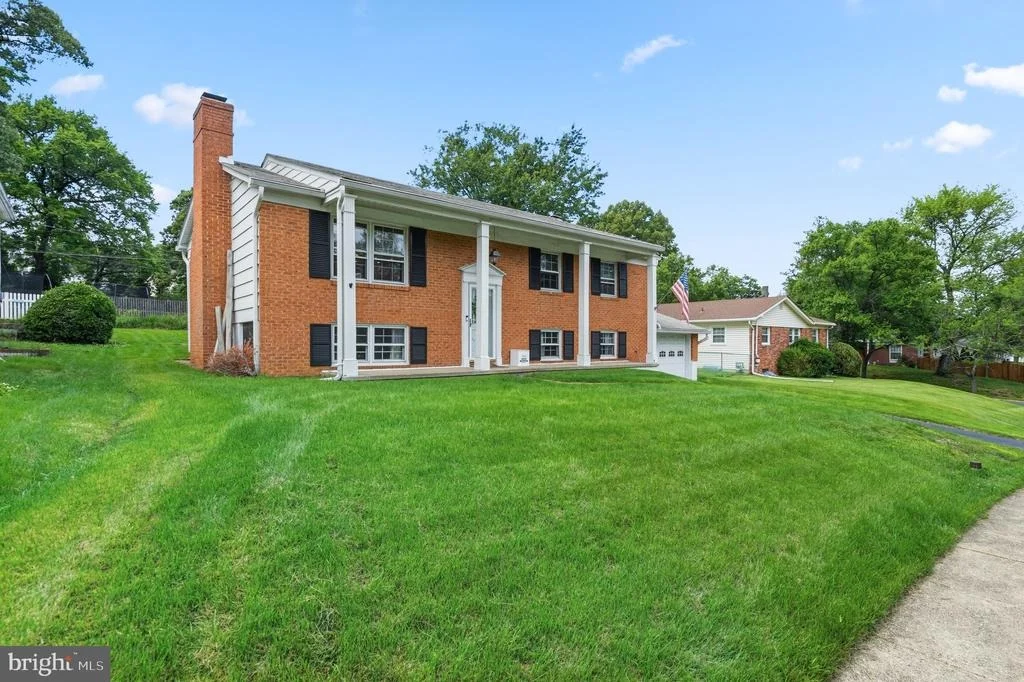 Photo of 524 MAPLE RIDGE LANE