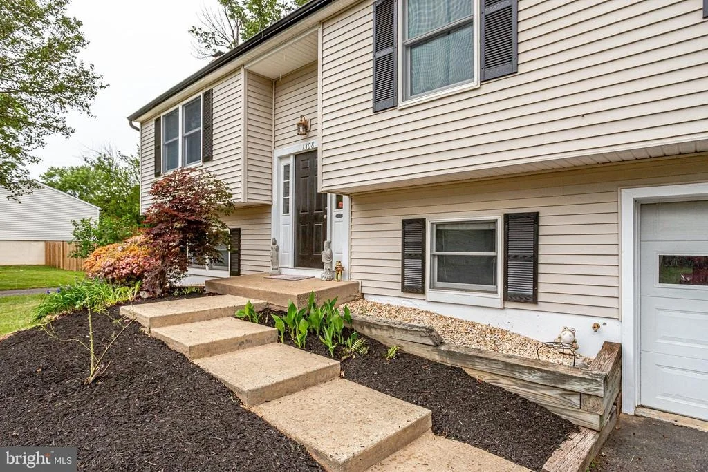 Photo of 1308 DULLES PLACE