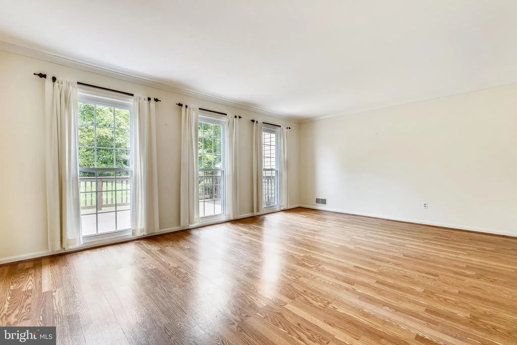 Photo of 2417 NEES LANE