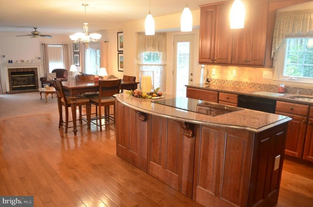Photo of 9356 RIVER CREST ROAD