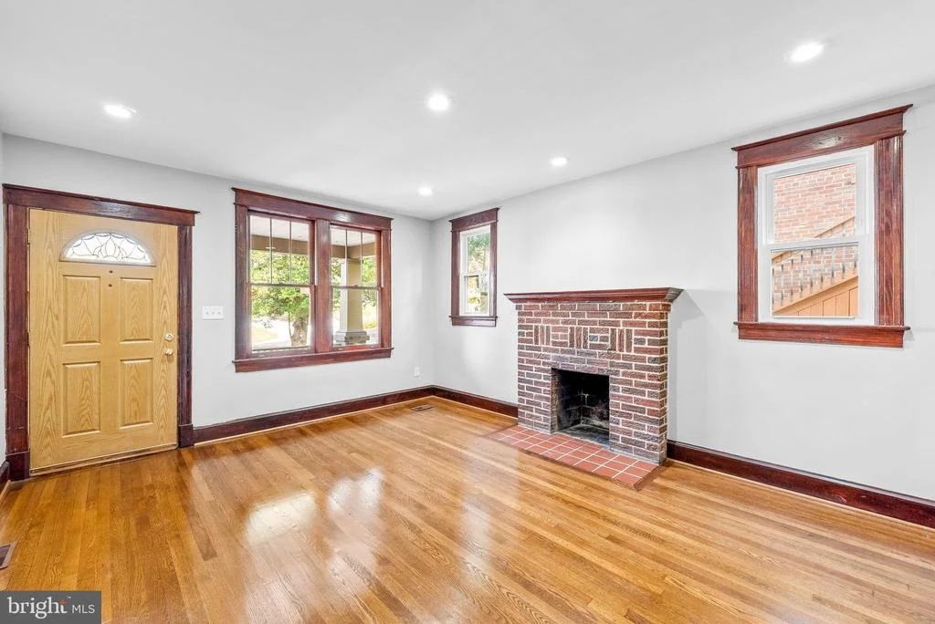 Photo of 232 TUCKERMAN STREET NW