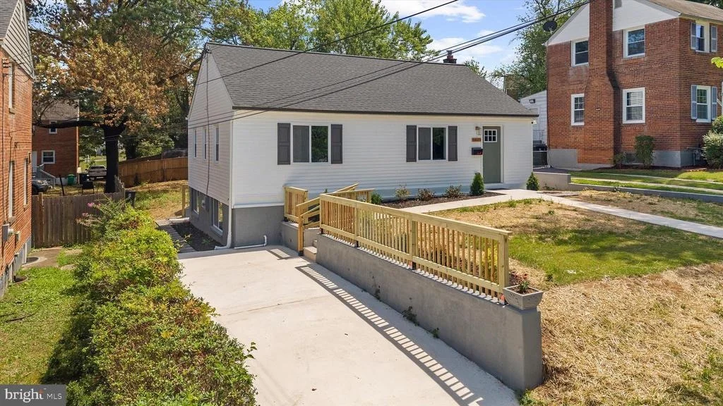 Photo of 4809 70TH PLACE