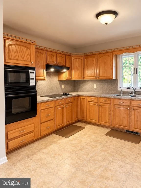 Photo of 23719 HENRY ROAD