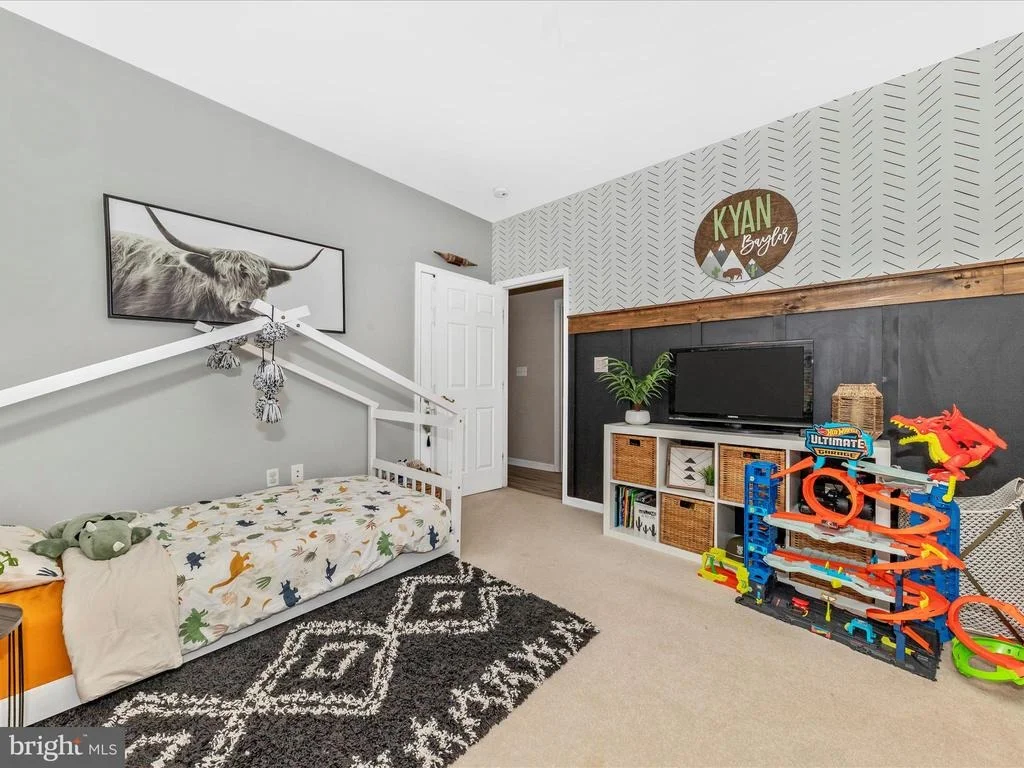 Photo of 84 GORDON DRIVE
