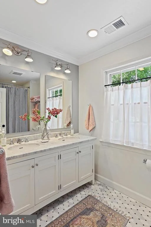 Photo of 8112 COACH STREET