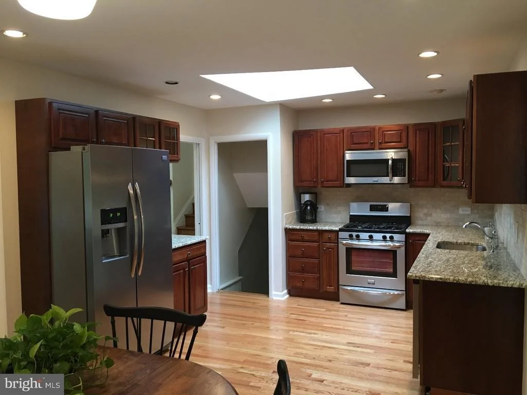 Photo of 1233 CRESTOVER ROAD