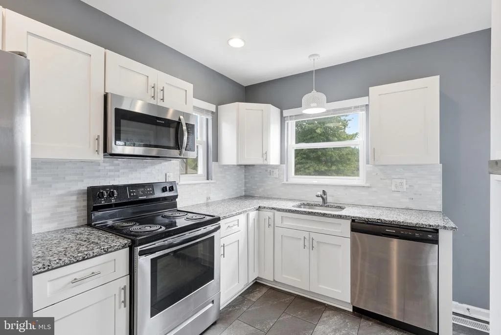 Photo of 6515 GATEWAY BOULEVARD