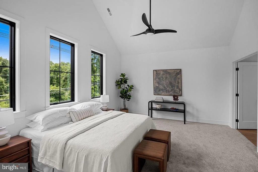 Photo of 8 CHAPEL AVE