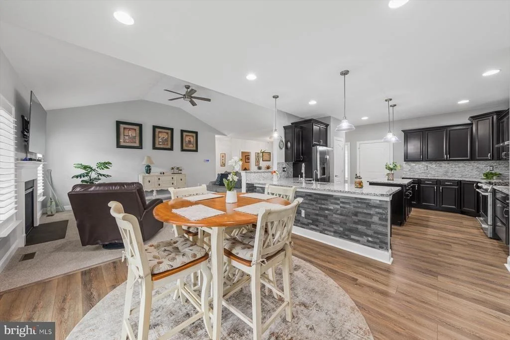 Photo of 24860 MISTLETOE DRIVE