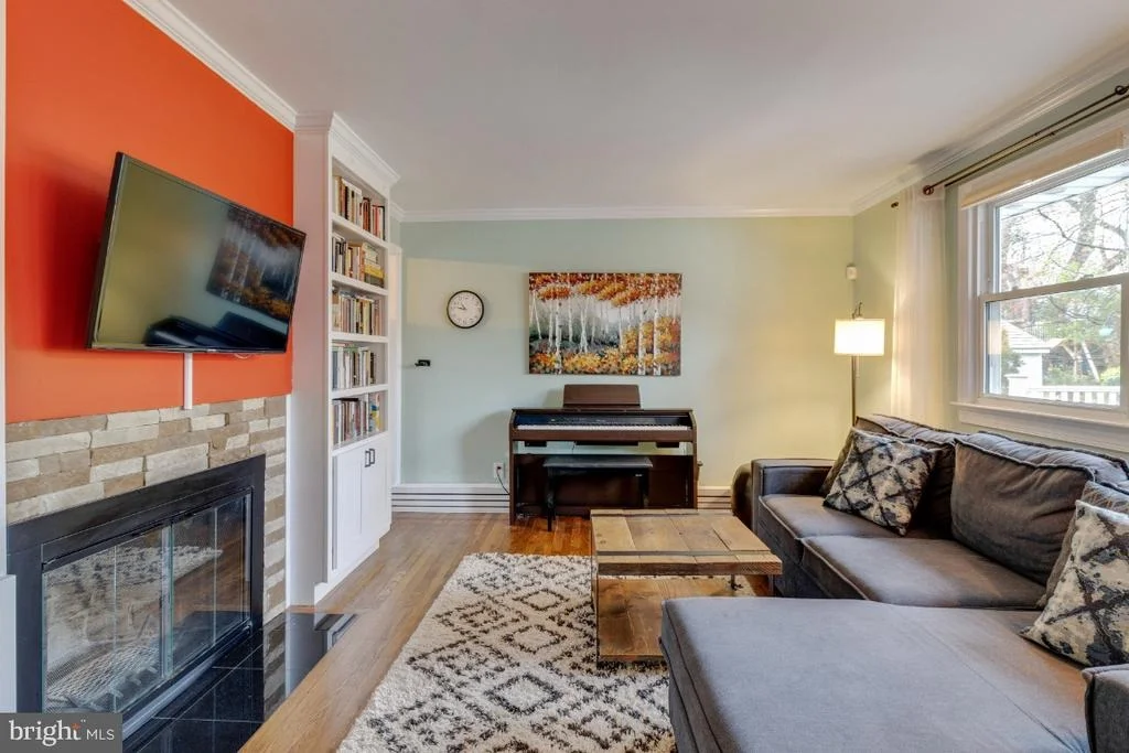 Photo of 903 ROBIN ROAD
