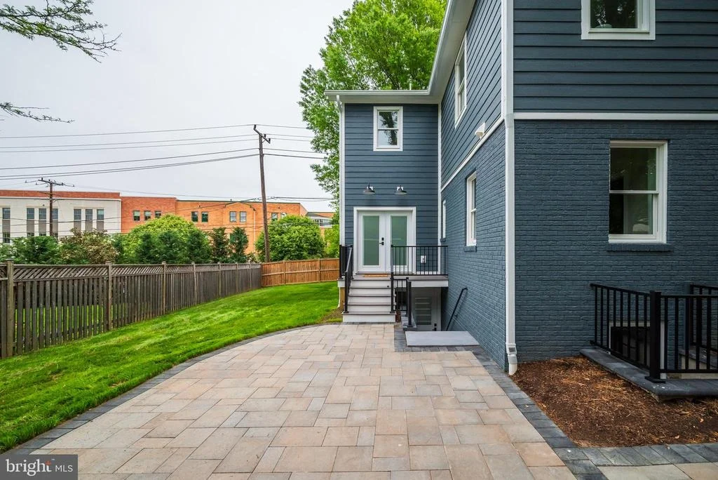 Photo of 601 RAY DRIVE