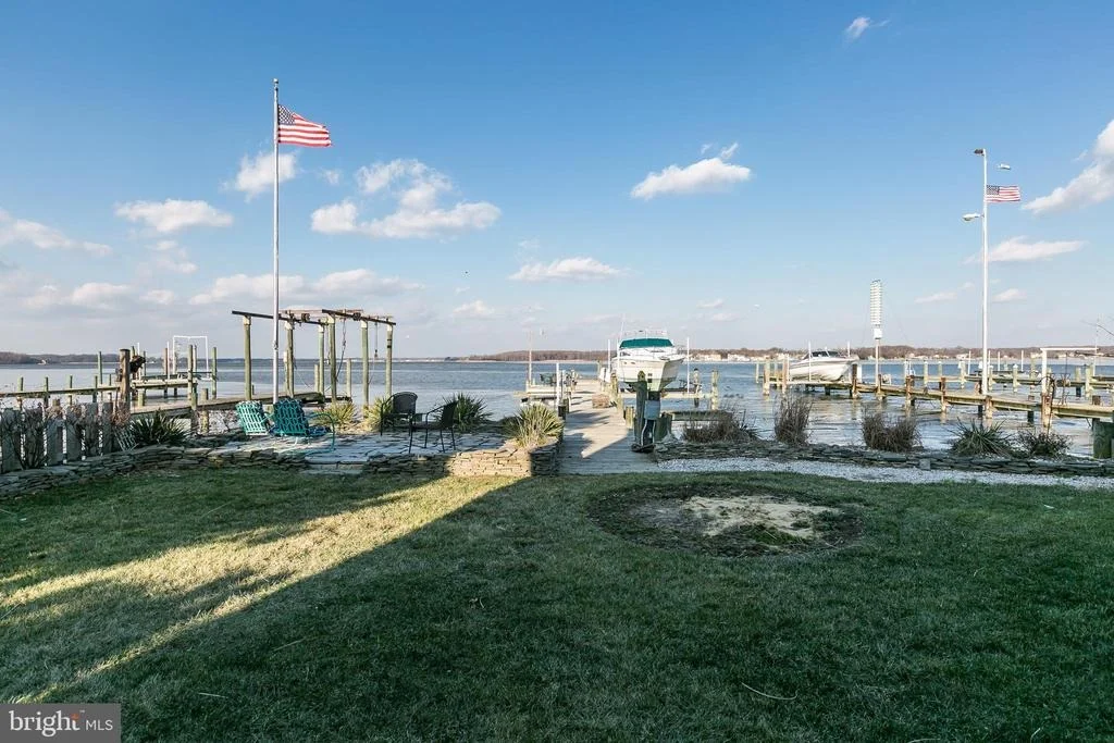 Photo of 7006 RIVER DRIVE ROAD