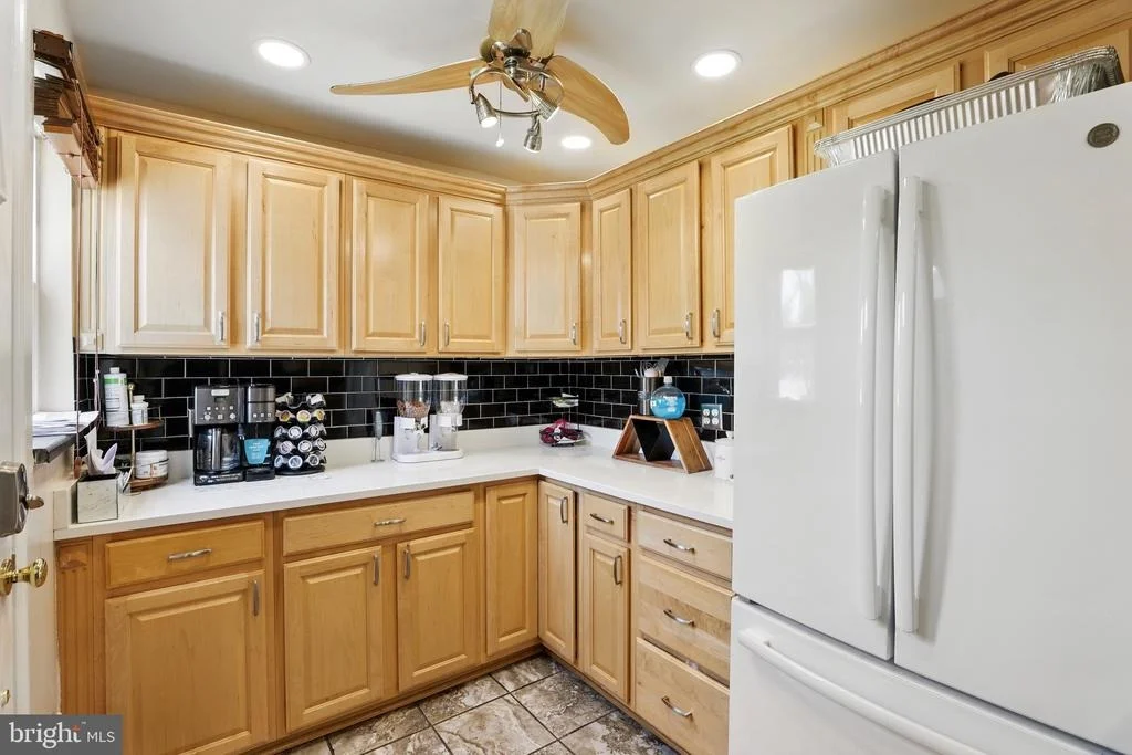 Photo of 6836 STANDISH DRIVE