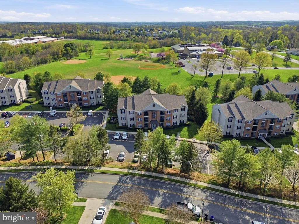 Photo of Unit 1B at 3840 NORMANDY DRIVE