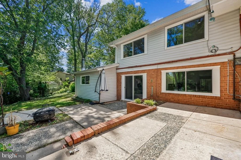 Photo of 300 GILSAN COURT