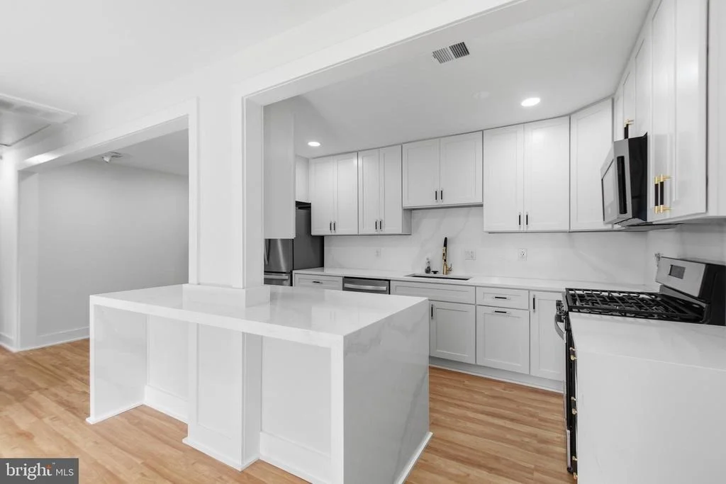 Photo of 6405 INWOOD DRIVE