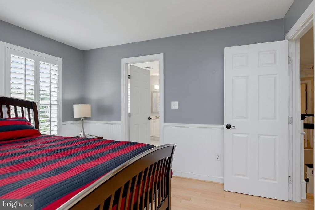 Photo of 9809 JOHN ROBERT WAY