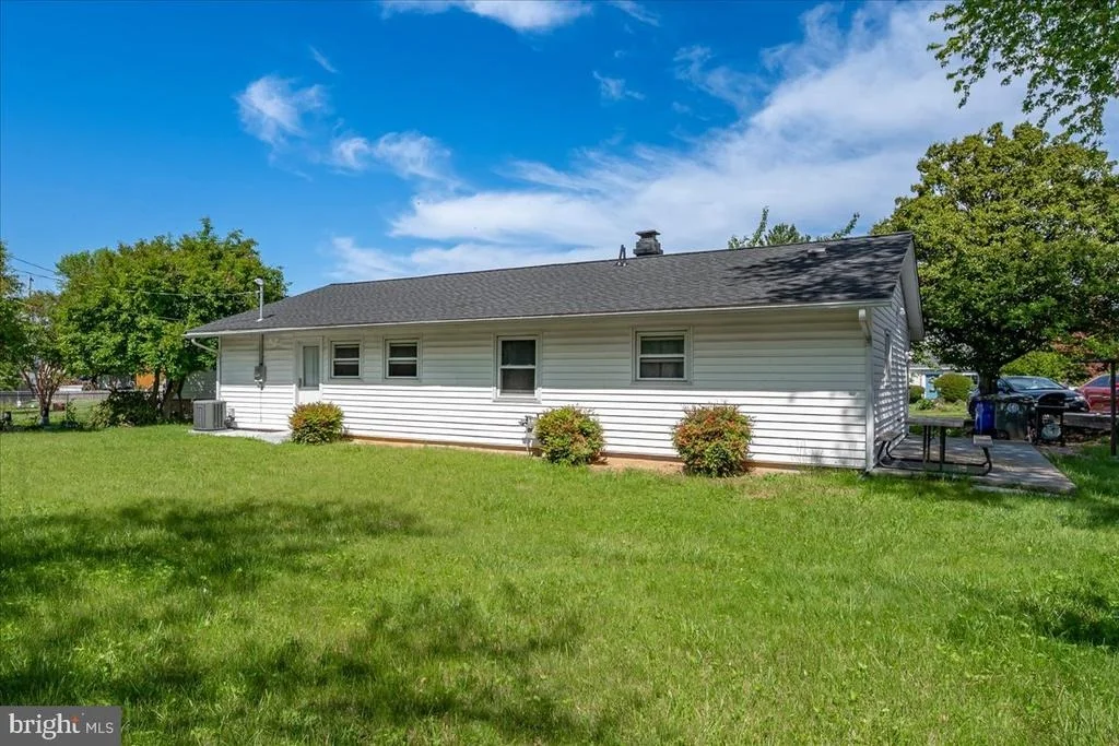 Photo of 302 MANOR COURT