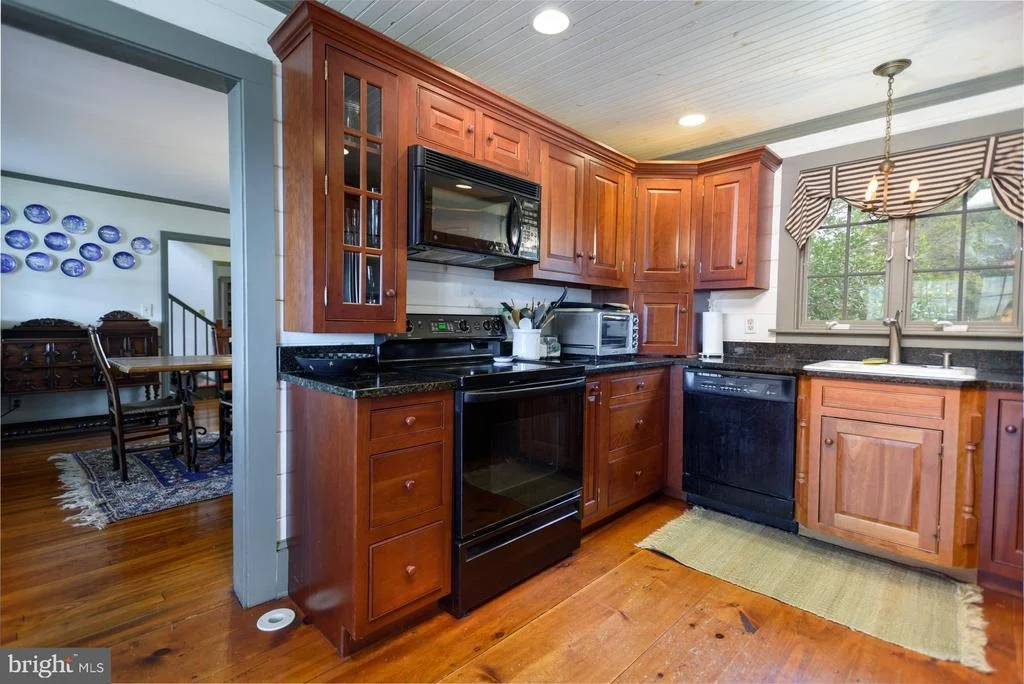 Photo of 1308 TOWN POINT ROAD
