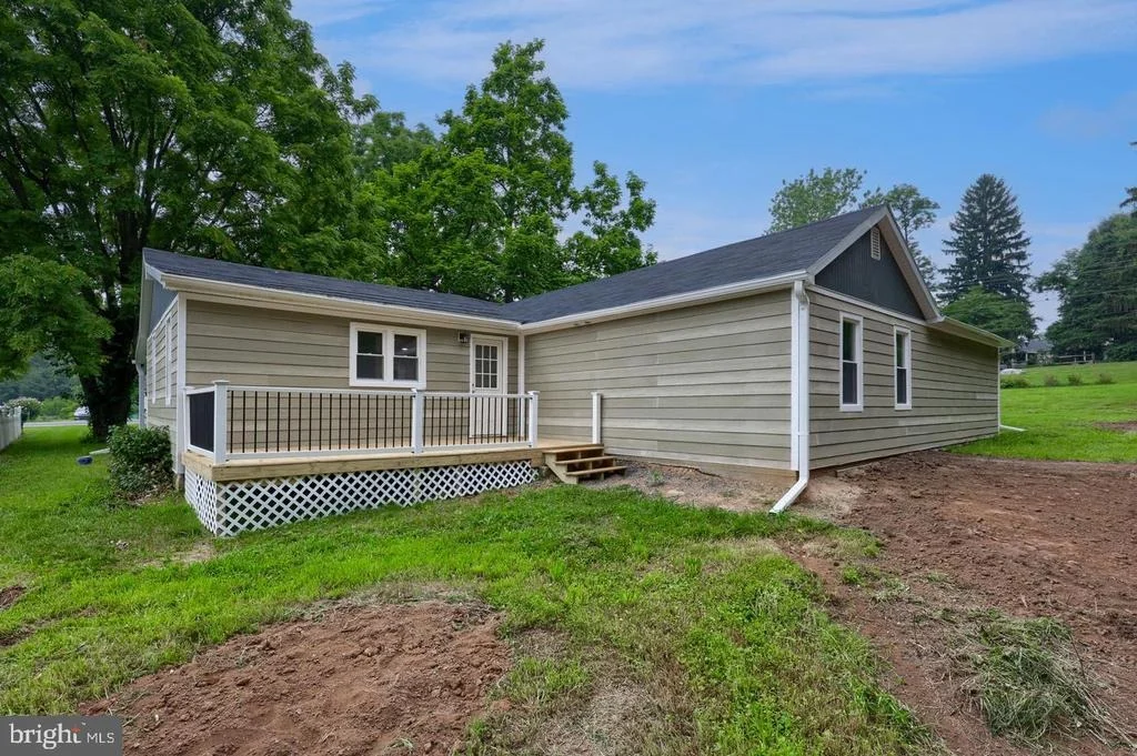 Photo of 1384 ROUNDTOP ROAD