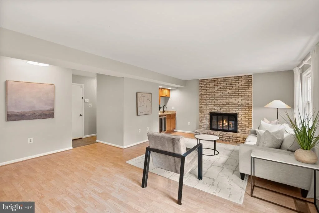 Photo of 8906 TAILCOAT COURT