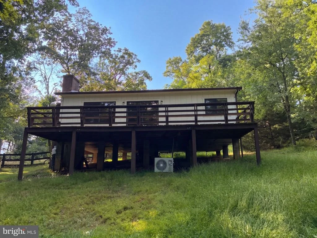 Photo of 816 HILLTOP LANE