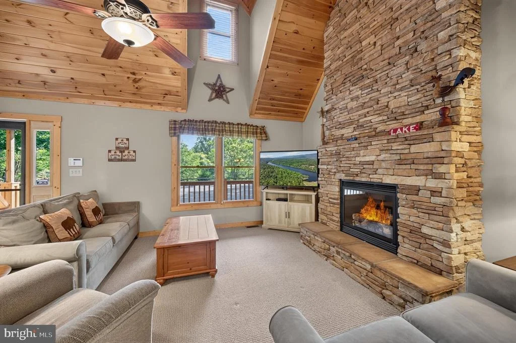 Photo of 14 VICKIE WAY