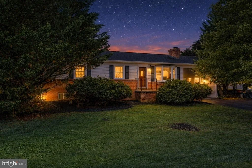 Photo of 100 HUNTCREST CIRCLE