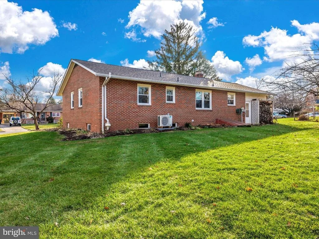 Photo of 232 WYNGATE DRIVE