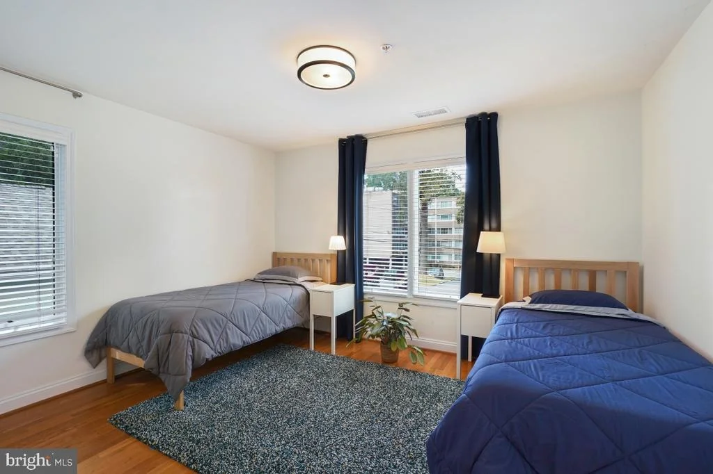 Photo of 412 SILVER SPRING AVENUE