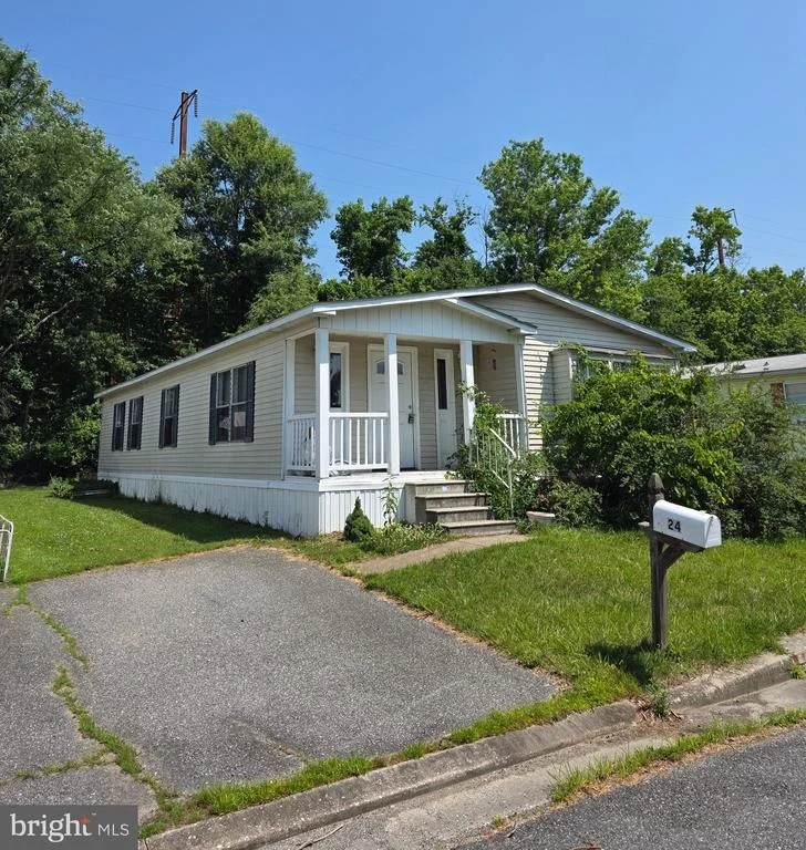 Photo of 24 TEAROSE DR