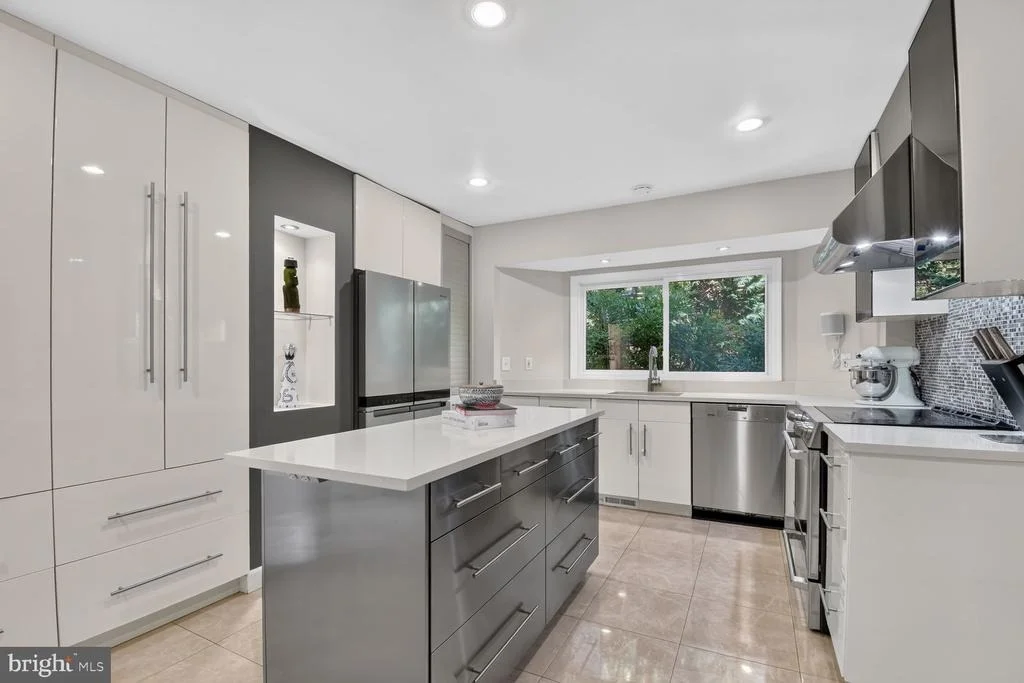 Photo of 9 RICHVIEW COURT