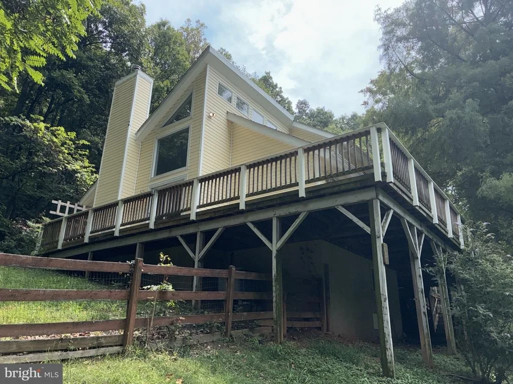 Photo of 542 JONATHAN ROAD
