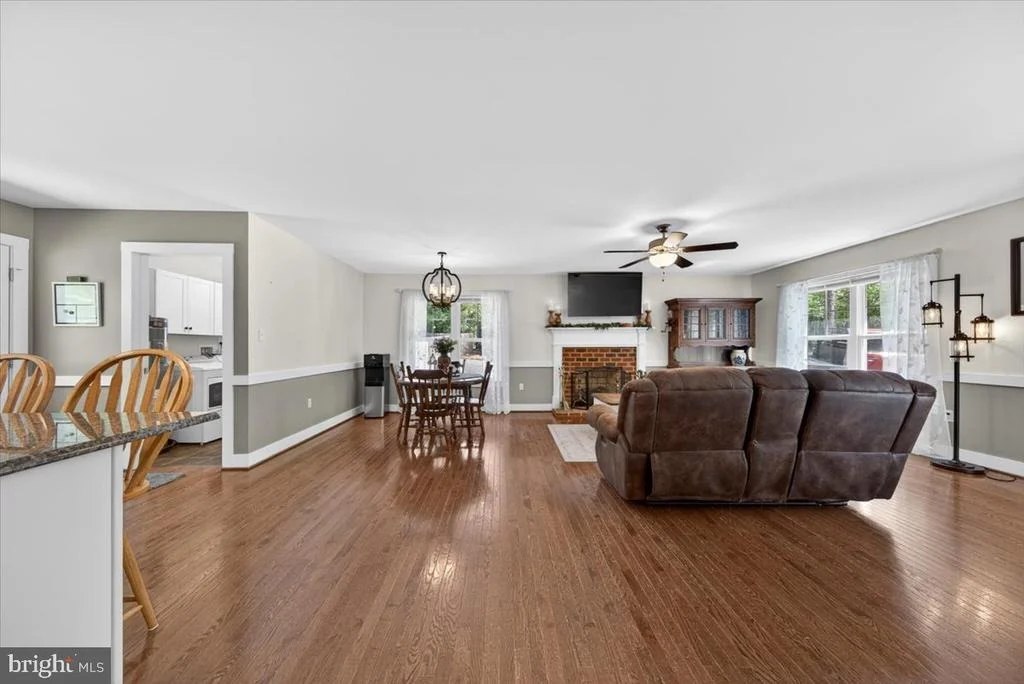 Photo of 844 MANCHESTER ROAD