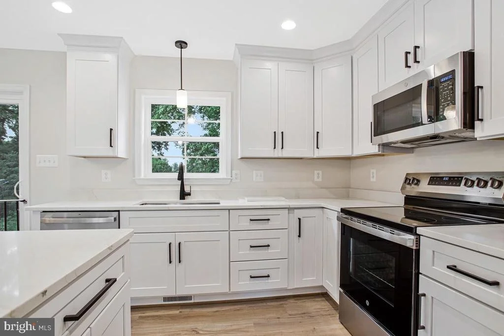 Photo of 10 POPLAR LANE