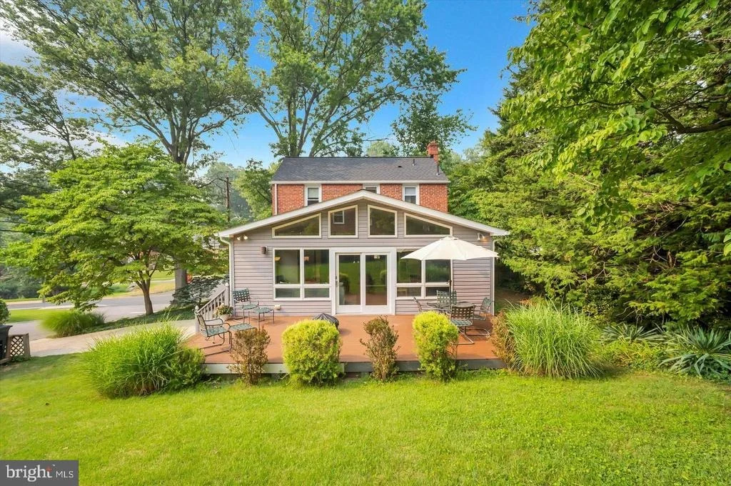 Photo of 1004 DENNIS AVENUE