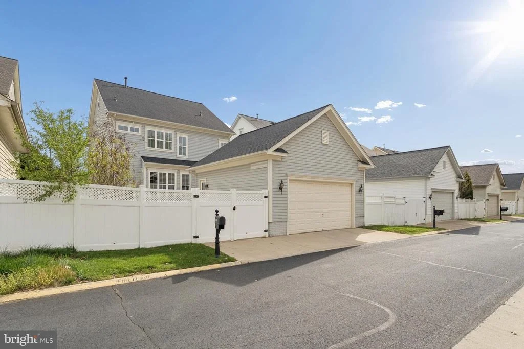 Photo of 23342 HIGBEE LANE