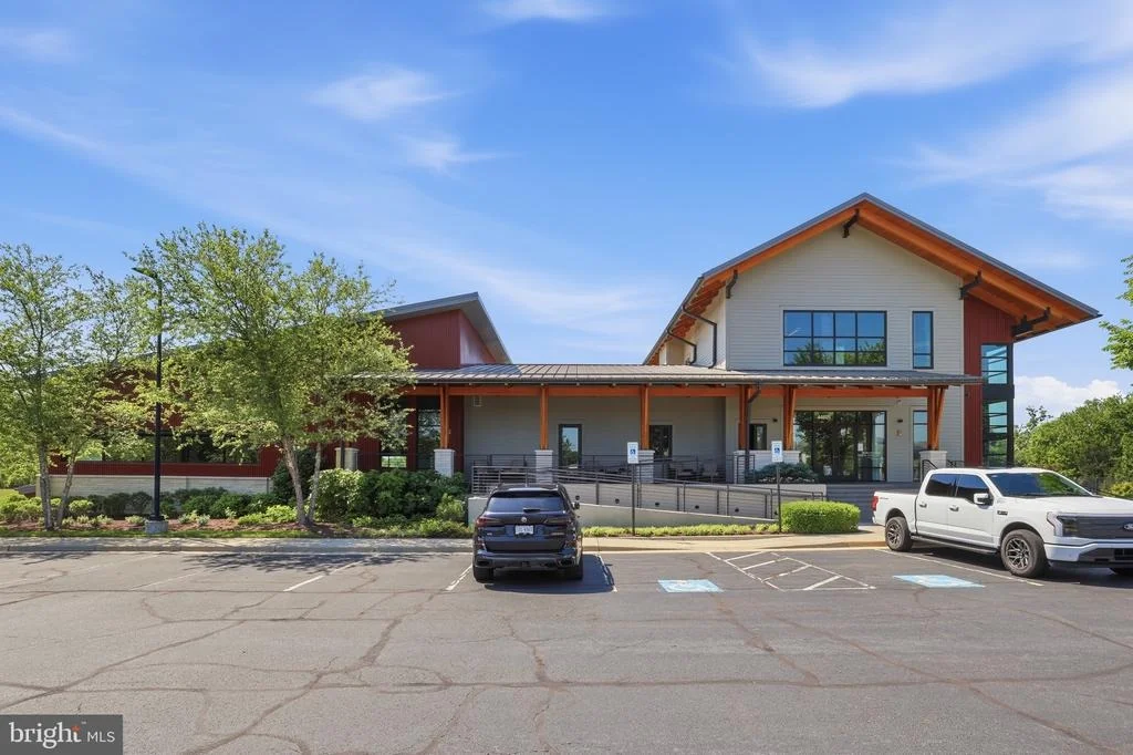 Photo of 20623 HOLYOKE DRIVE
