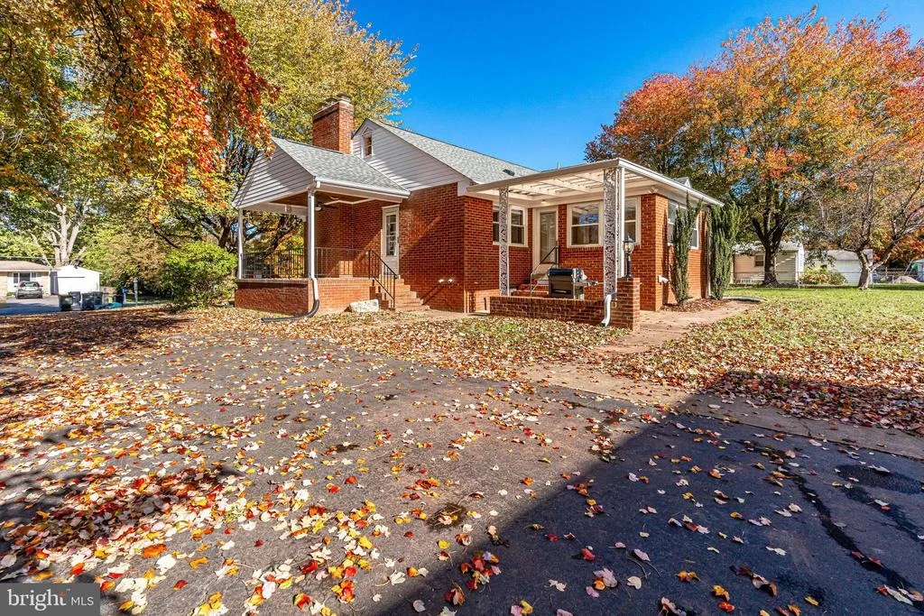 Photo of 8993 MEADOWVIEW DRIVE