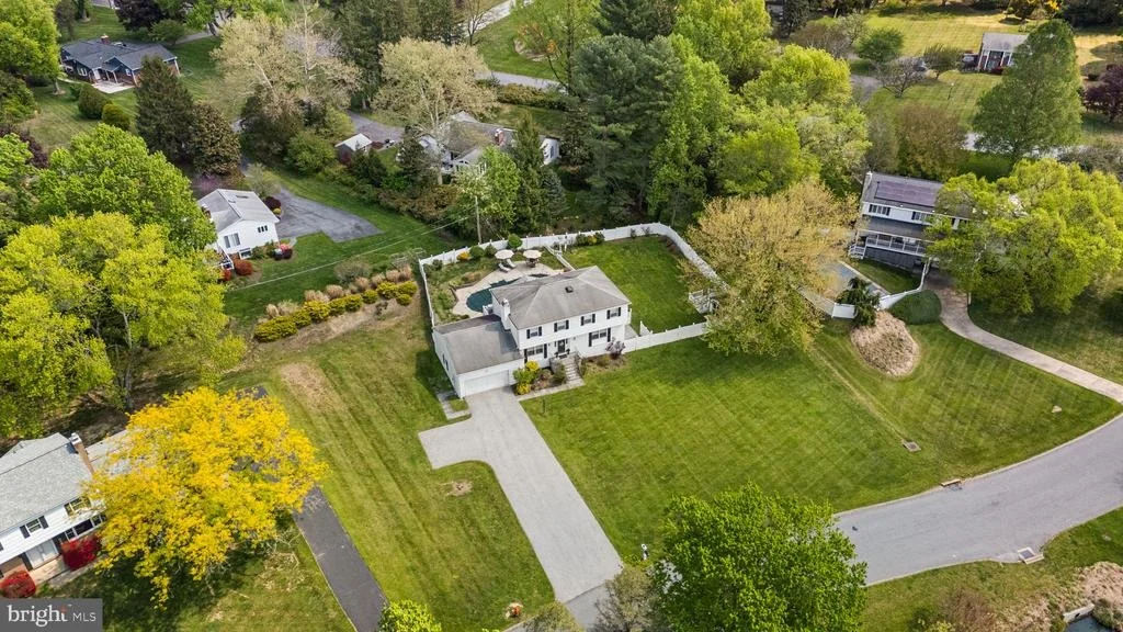 Photo of 5008 LAKE CIRCLE W